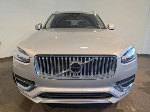 2024 Volvo XC90 B6 Plus Bright Theme 7-Seater