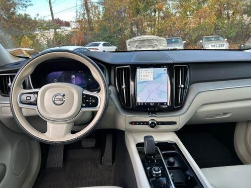 2024 Volvo XC60 Recharge Plug-In Hybrid T8 Plus Dark Theme