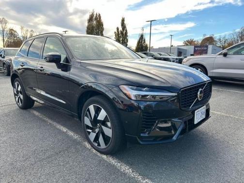 2024 Volvo XC60 Recharge Plug-In Hybrid T8 Plus Dark Theme
