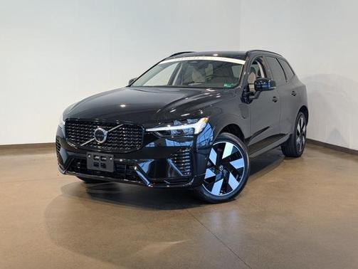 2024 Volvo XC60 Recharge Plug-In Hybrid T8 Plus Dark Theme