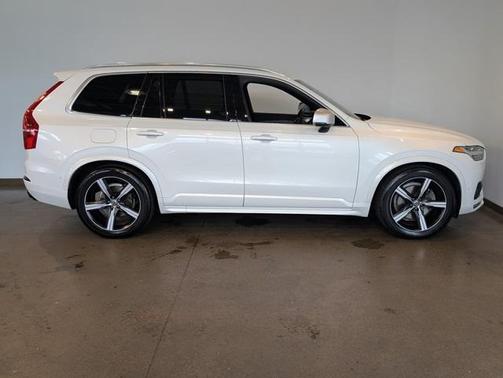2019 Volvo XC90 T6 R-Design