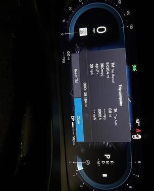 2023 Volvo XC40 B5 Plus Dark Theme