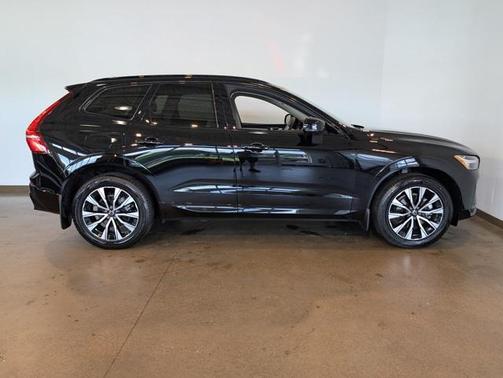 2025 Volvo XC60 B5 Core