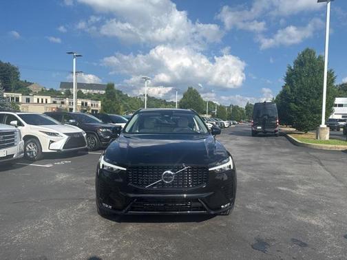 2025 Volvo XC60 B5 Core