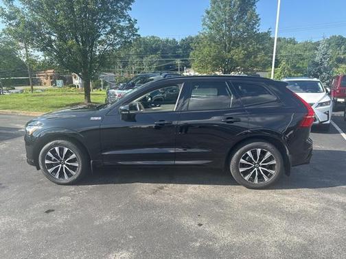 2025 Volvo XC60 B5 Core