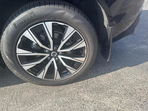 2025 Volvo XC60 B5 Core