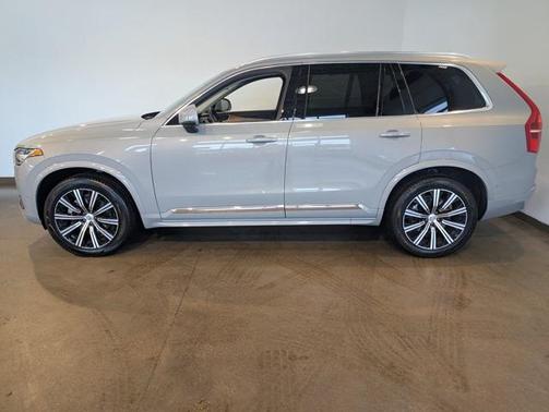 2024 Volvo XC90 B6 Plus Bright Theme 7-Seater