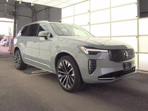 2025 Volvo XC90 B6 Plus 7-Seater