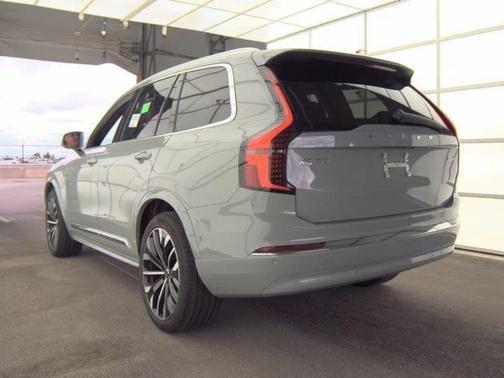 2025 Volvo XC90 B6 Plus 7-Seater