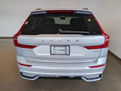 2025 Volvo XC60 Plug-In Hybrid T8 Core