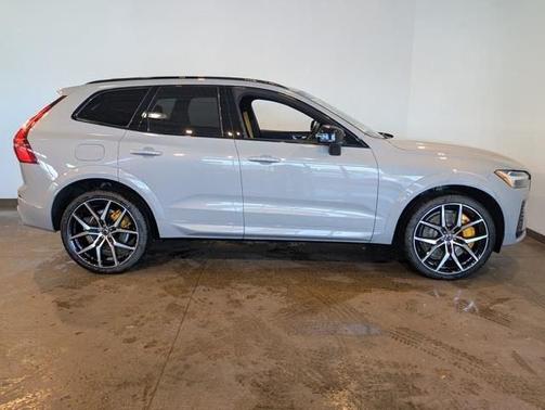 Vapour Grey Metallic 2026 Volvo XC60 Plug-In Hybrid T8 Polestar