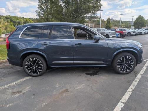 2025 Volvo XC90 B6 Plus 7-Seater