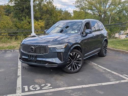 2025 Volvo XC90 B6 Plus 7-Seater