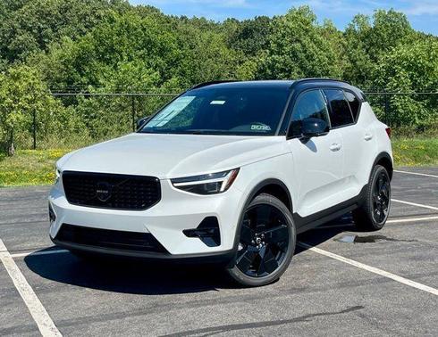 2026 Volvo XC40 B5 Ultra Black Edition