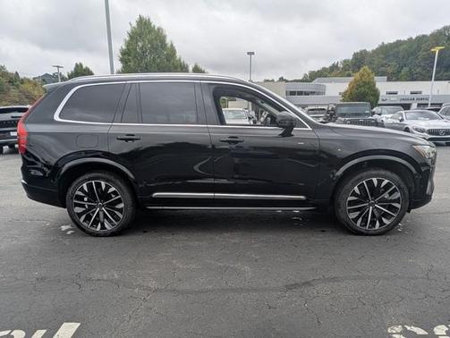 2025 Volvo XC90 B6 Plus 7-Seater