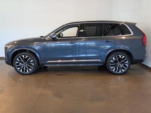 2025 Volvo XC90 B5 Plus 7-Seater