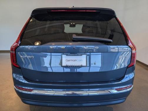 2025 Volvo XC90 B5 Plus 7-Seater