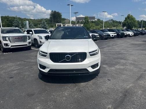 2021 Volvo XC40 T5 R-Design