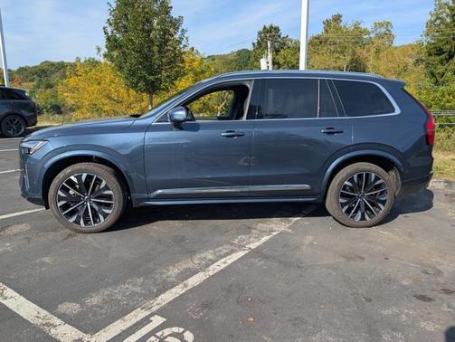 2025 Volvo XC90 B6 Plus 7-Seater