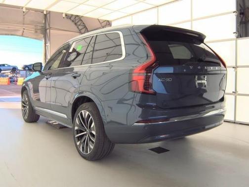 2025 Volvo XC90 B6 Plus 7-Seater