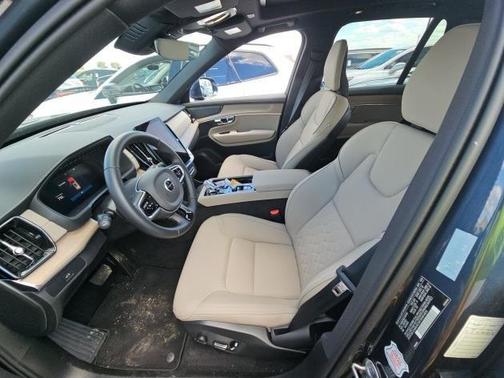 2025 Volvo XC90 B6 Plus 7-Seater