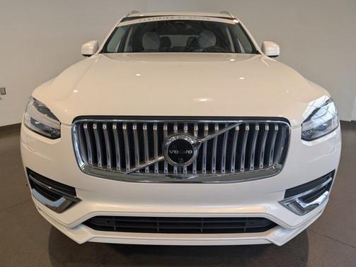 2023 Volvo XC90 B5 Plus