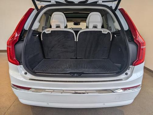 2023 Volvo XC90 B5 Plus