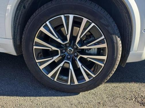 2024 Volvo XC90 Recharge Plug-In Hybrid T8 Plus Bright Theme 7-Seater
