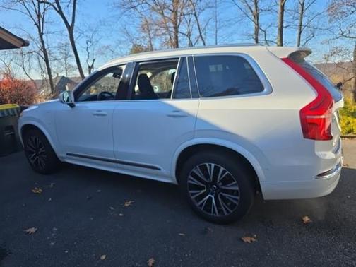 2024 Volvo XC90 Recharge Plug-In Hybrid T8 Plus Bright Theme 7-Seater