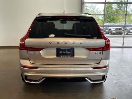 Bright Dusk Metallic 2024 Volvo XC60 B5 Plus Dark Theme