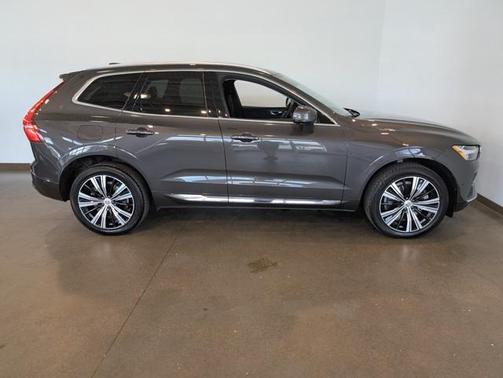 2022 Volvo XC60 B6 Inscription