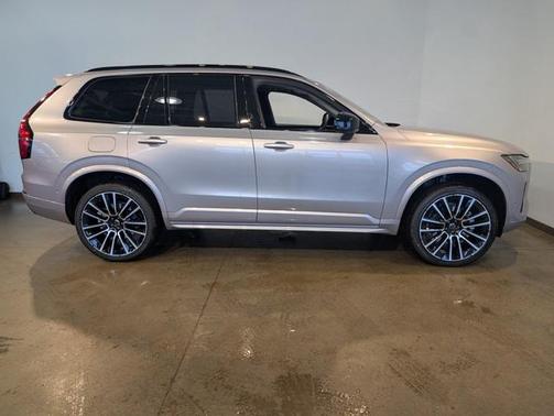 2026 Volvo XC90 B6 Ultra Dark Theme 7-Seater
