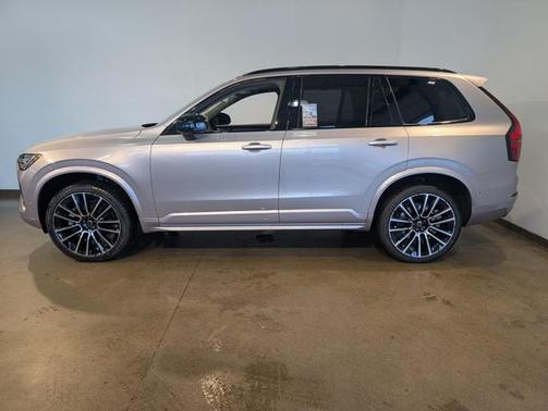 2026 Volvo XC90 B6 Ultra Dark Theme 7-Seater