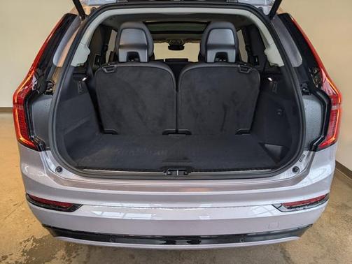 2026 Volvo XC90 B6 Ultra Dark Theme 7-Seater