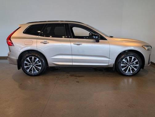2025 Volvo XC60 Plus