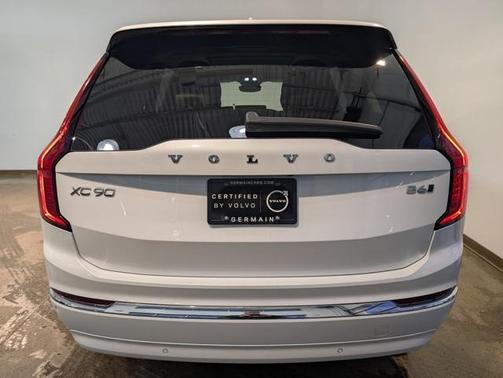 2025 Volvo XC90 B6 Plus 7-Seater