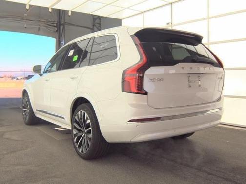 2025 Volvo XC90 B6 Plus 7-Seater