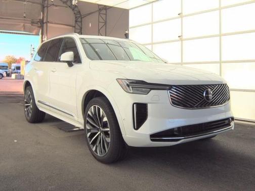 2025 Volvo XC90 B6 Plus 7-Seater