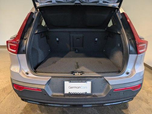 2026 Volvo XC40 B5 Plus