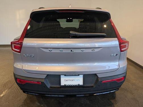 2026 Volvo XC40 B5 Plus