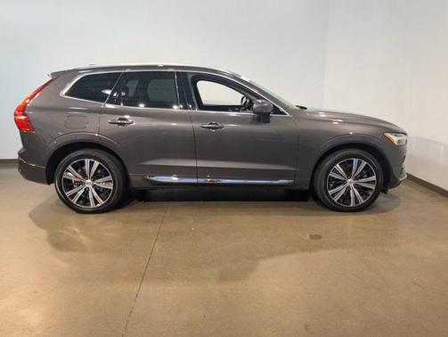 2022 Volvo XC60 B6 Inscription