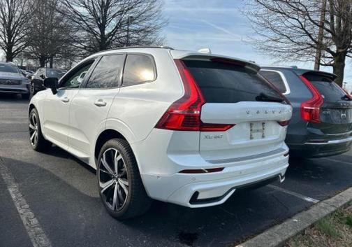 Crystal White Metallic 2024 Volvo XC60 B5 Ultimate Dark Theme
