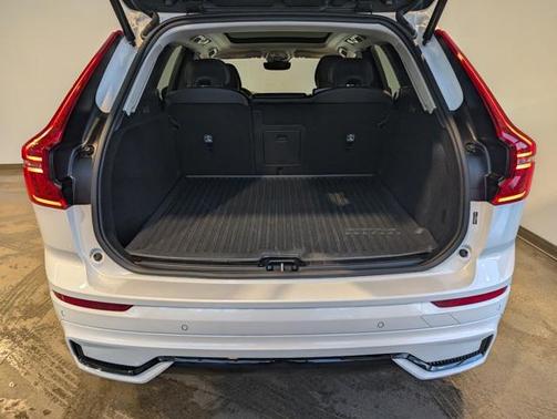 2025 Volvo XC60 B5 Core