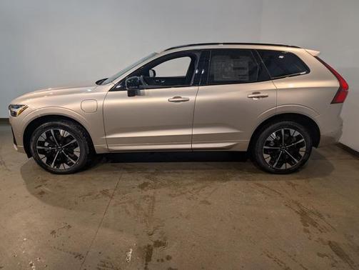 2026 Volvo XC60 Plug-In Hybrid T8 Plus