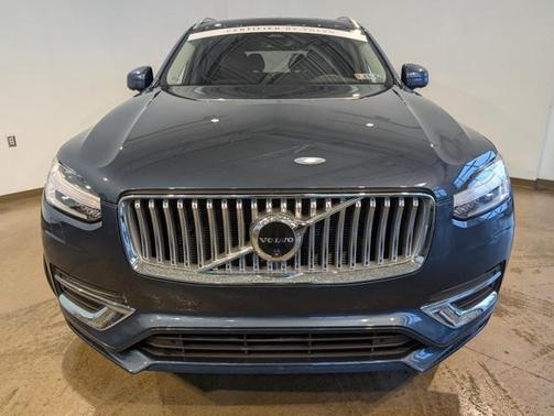 2024 Volvo XC90 B6 Plus Bright Theme 6-Seater