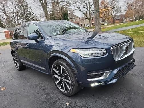 2024 Volvo XC90 B6 Plus Bright Theme 6-Seater