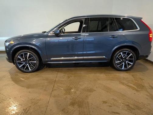 2024 Volvo XC90 B6 Plus Bright Theme 6-Seater