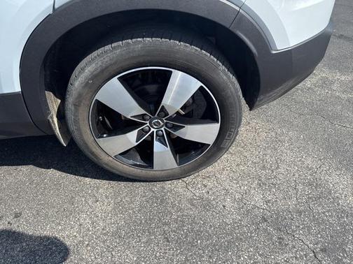 2022 Volvo XC40 T5 Momentum