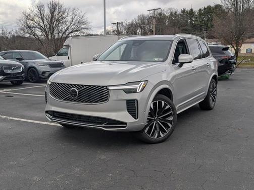 2025 Volvo XC90 B5 Plus 7-Seater