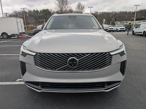 2025 Volvo XC90 B5 Plus 7-Seater